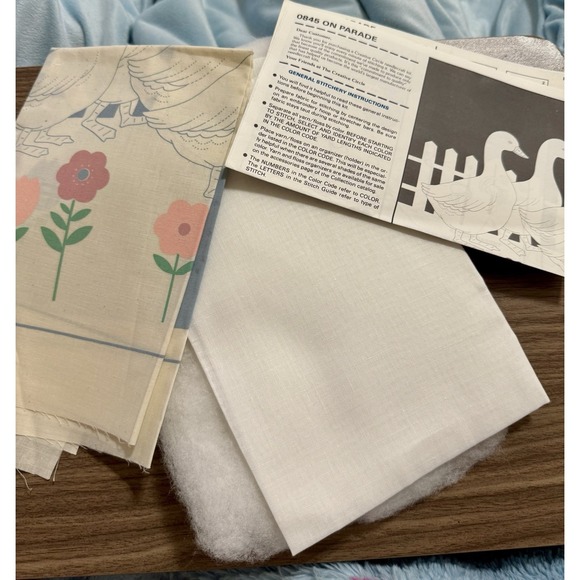 Vintage 1986 The Creative Circle Kit ACOC #0845 Embroidery Kit Ducks "On Parade" - Picture 3 of 5